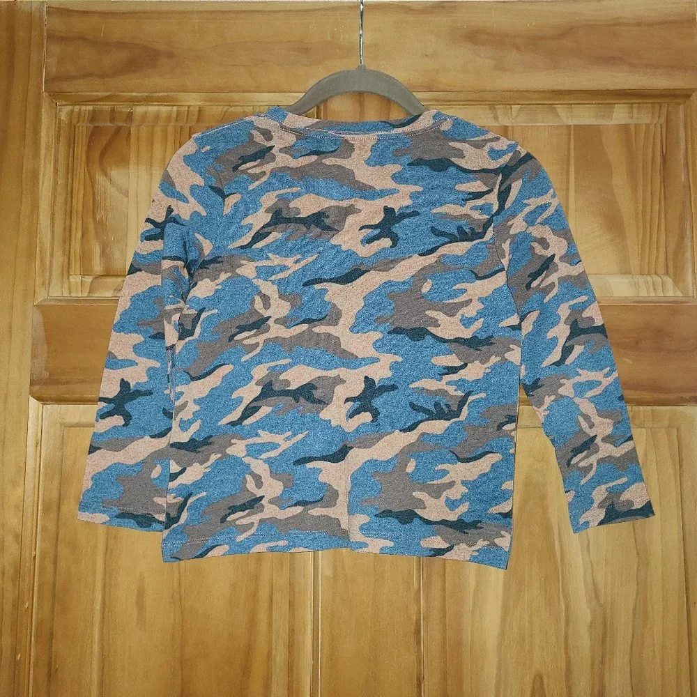 5/$30 Boys Old Navy Camouflaged Long Sleeve Shirt